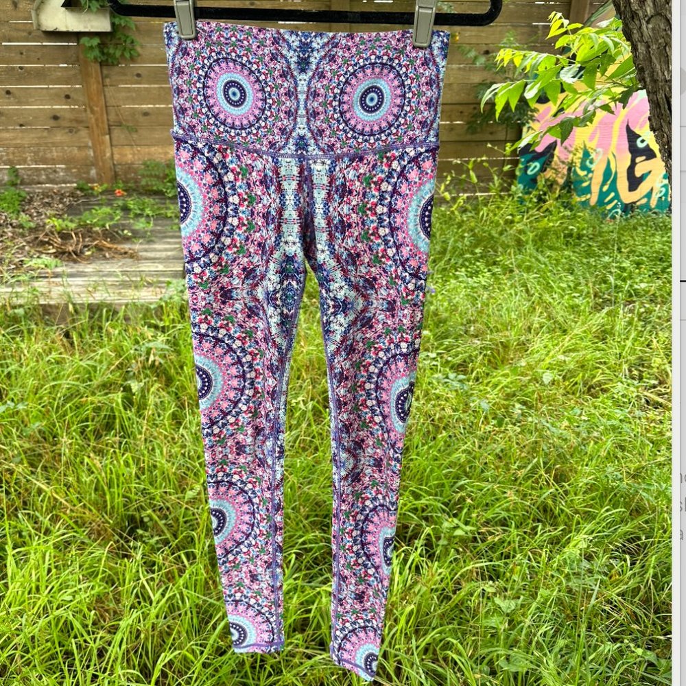 Wolven Chakra Multicolored Mandala Mid Rise Full Length Leggings, size med